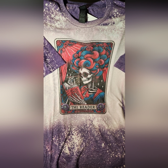 CUSTOM Tee "The Reader" Tarot NWT - Picture 3 of 6